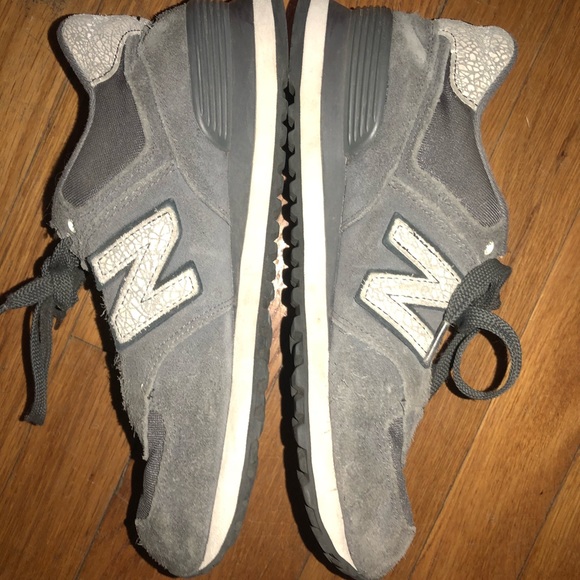 new balance shoes - Picture 2 of 5